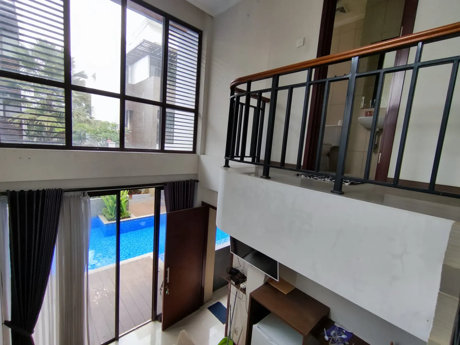 🔥 RUGI BESAR! Loft 2 Lantai BSD – Langsung Pool View, Fully Furnished, Siap Huni! galeri gambar