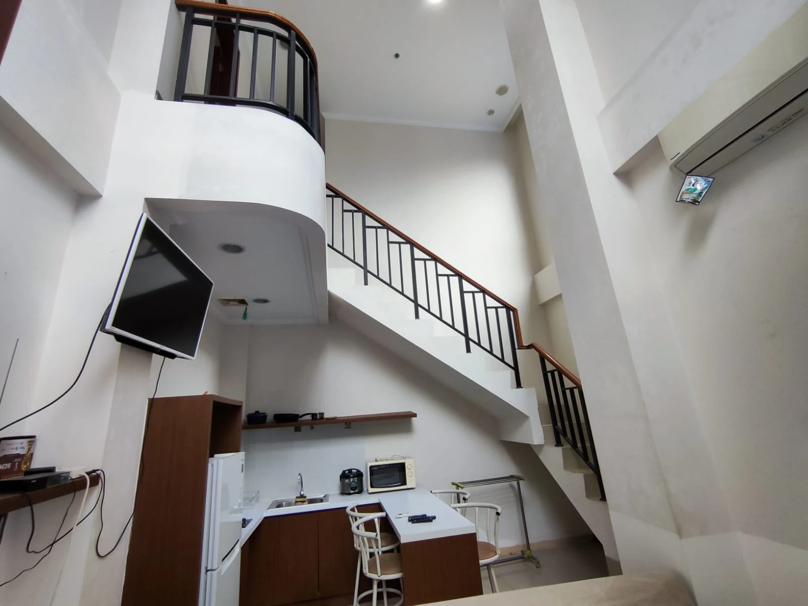 🔥 RUGI BESAR! Loft 2 Lantai BSD – Langsung Pool View, Fully Furnished, Siap Huni! galeri gambar